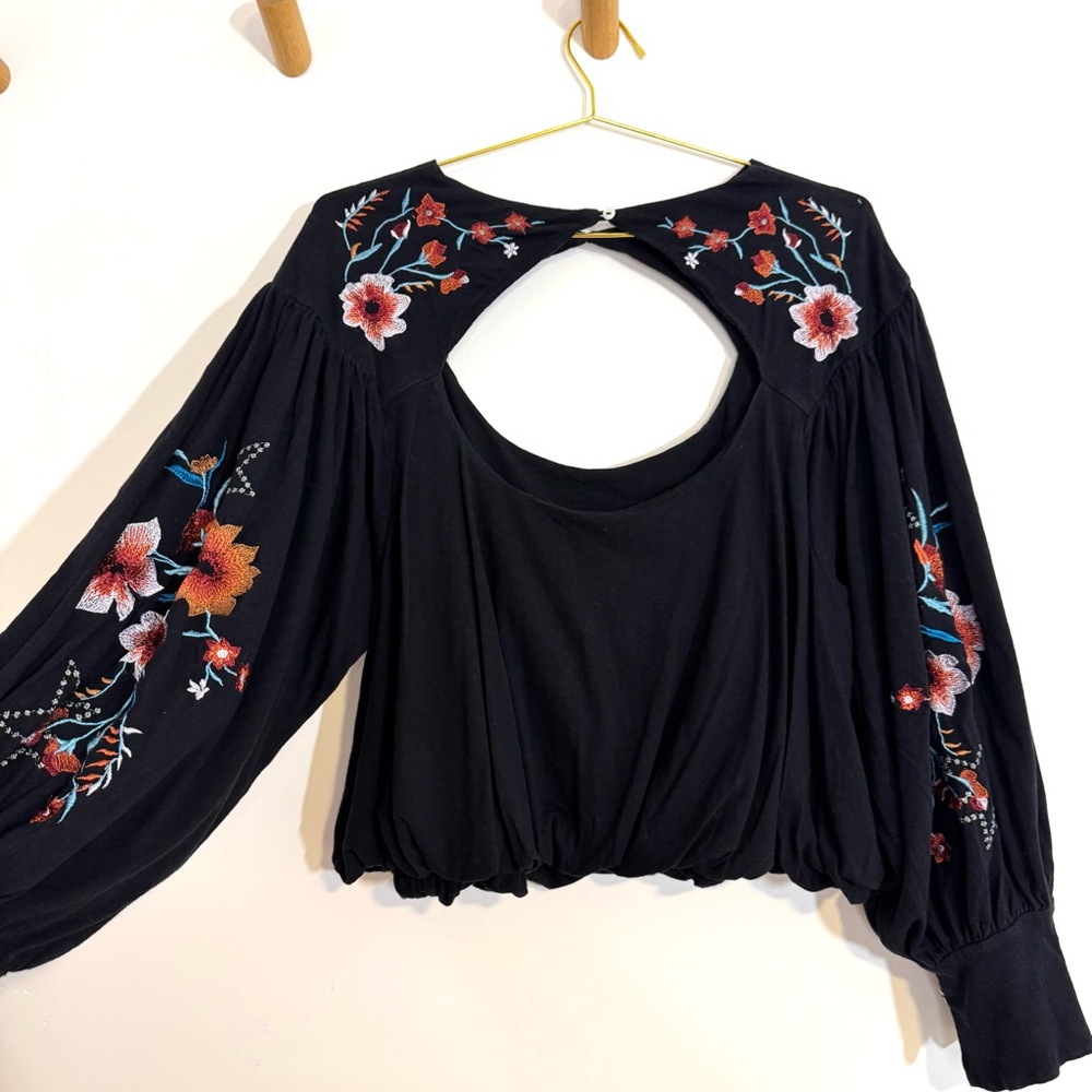 SOLDFree People Floral Embroidered Black Bubble Hem Lita Blouse Open Neck Medium - Picture 11 of 13